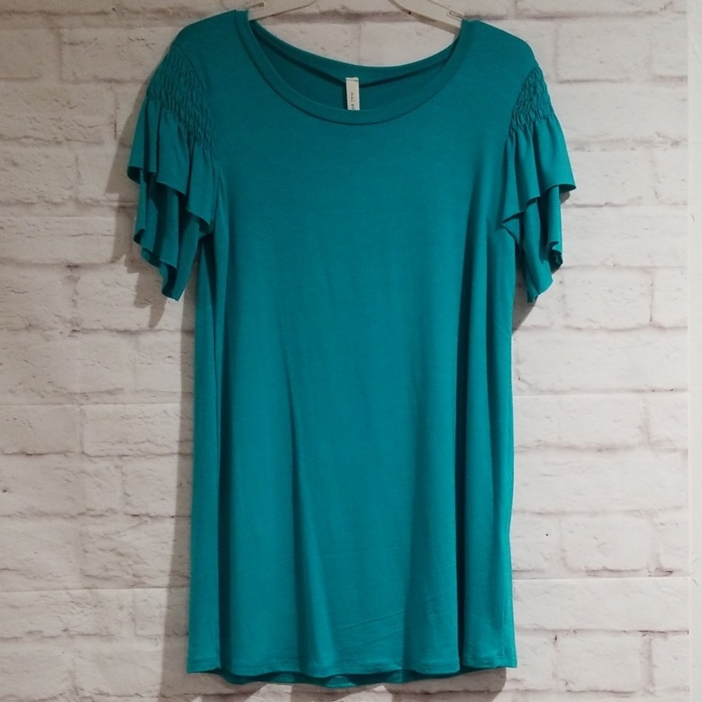 Teal top